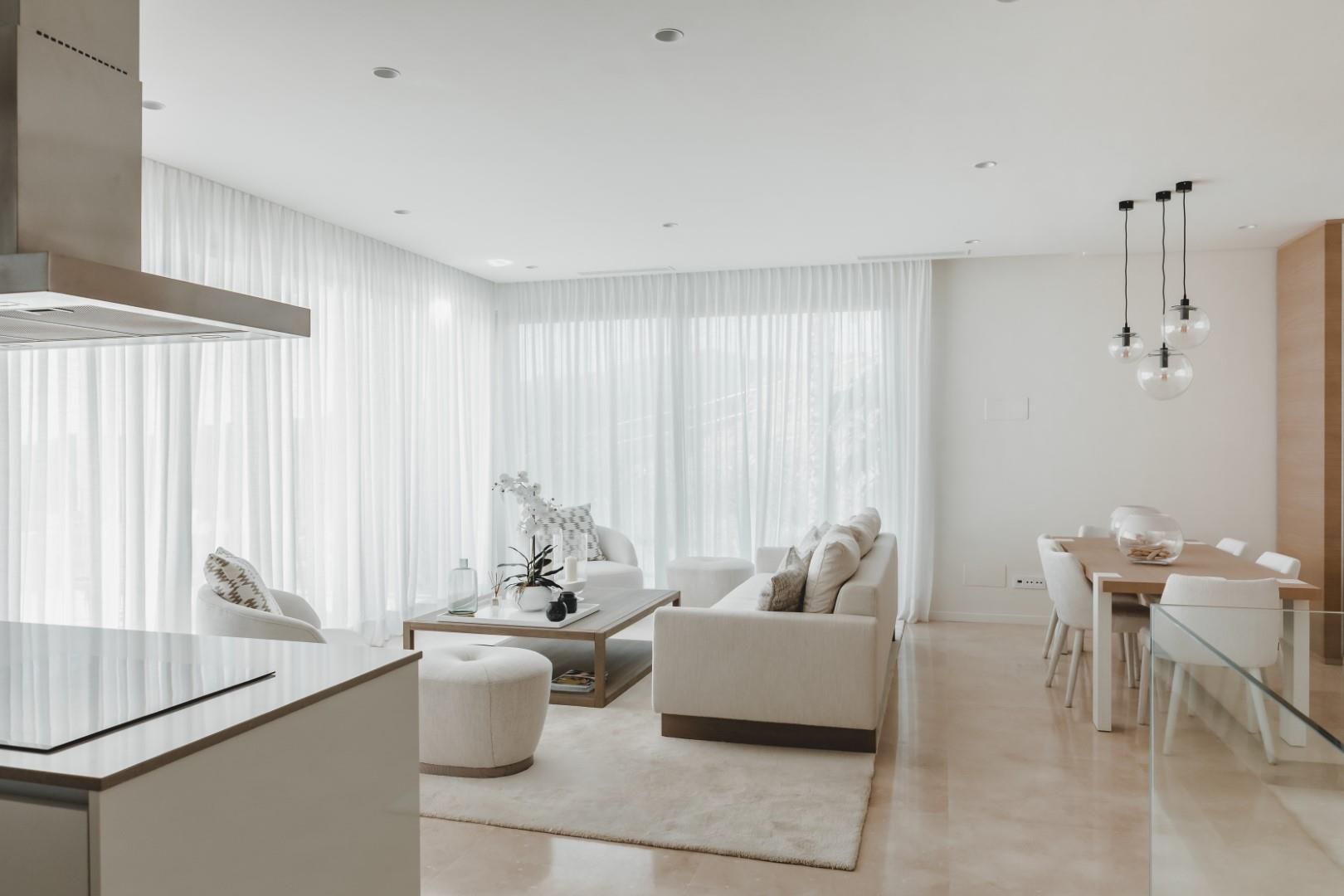 4 Bedroom Apartment in Benahavís - Photo 13