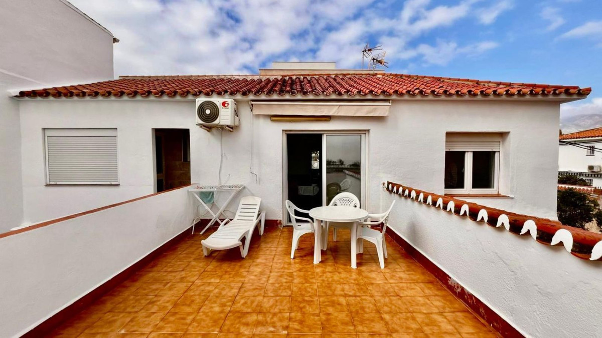 5 Bedroom Villa in Fuengirola - Photo 2