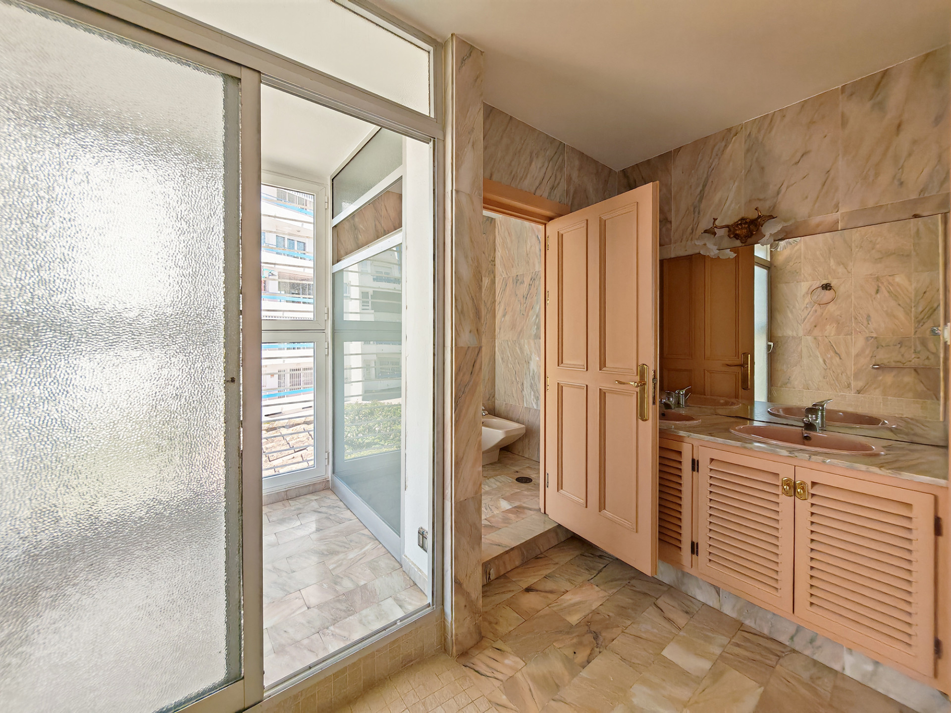 4 Bedroom Villa in Fuengirola - Photo 11