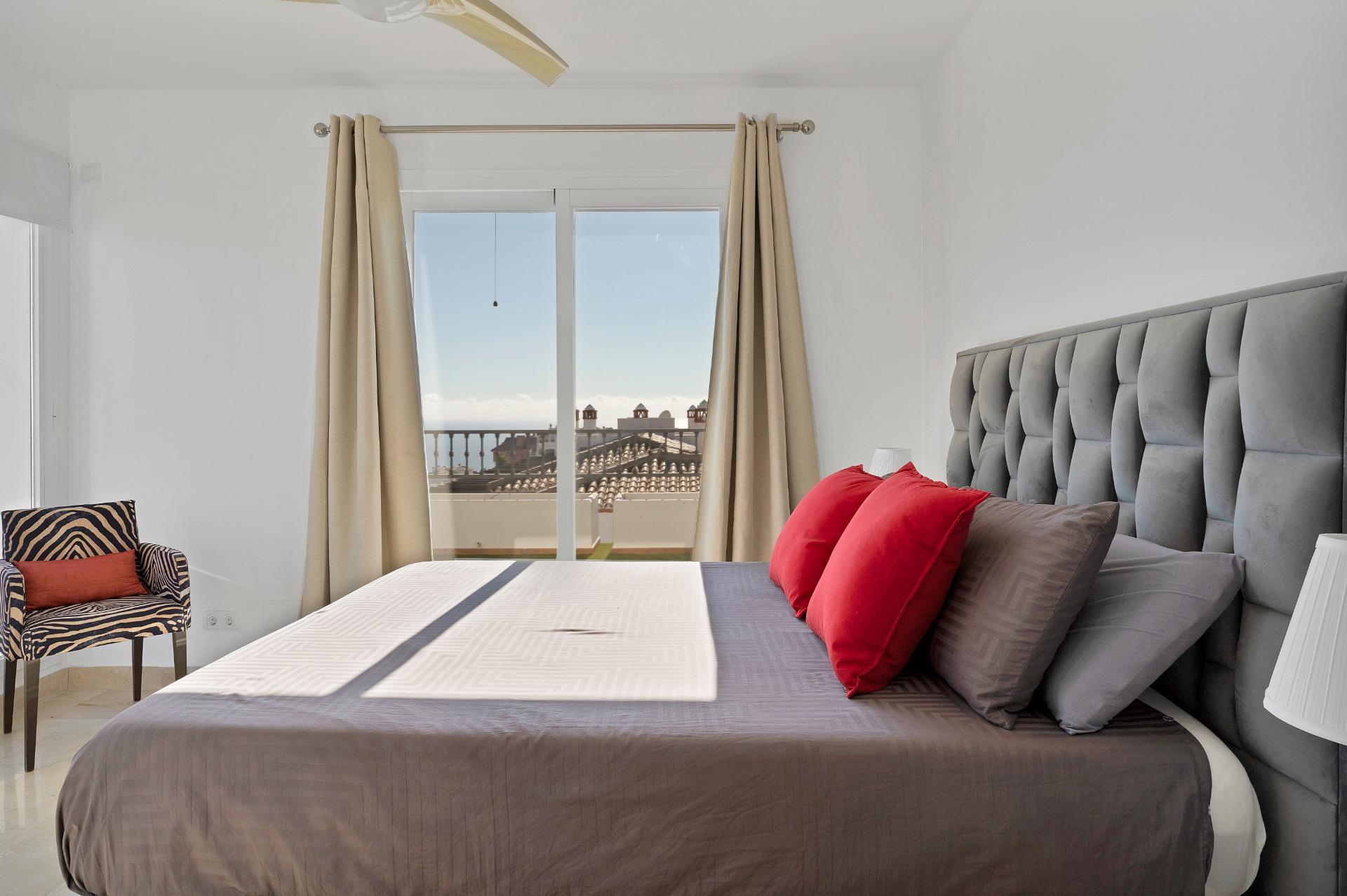 2 Bedroom Penthouse in Mijas - Photo 21