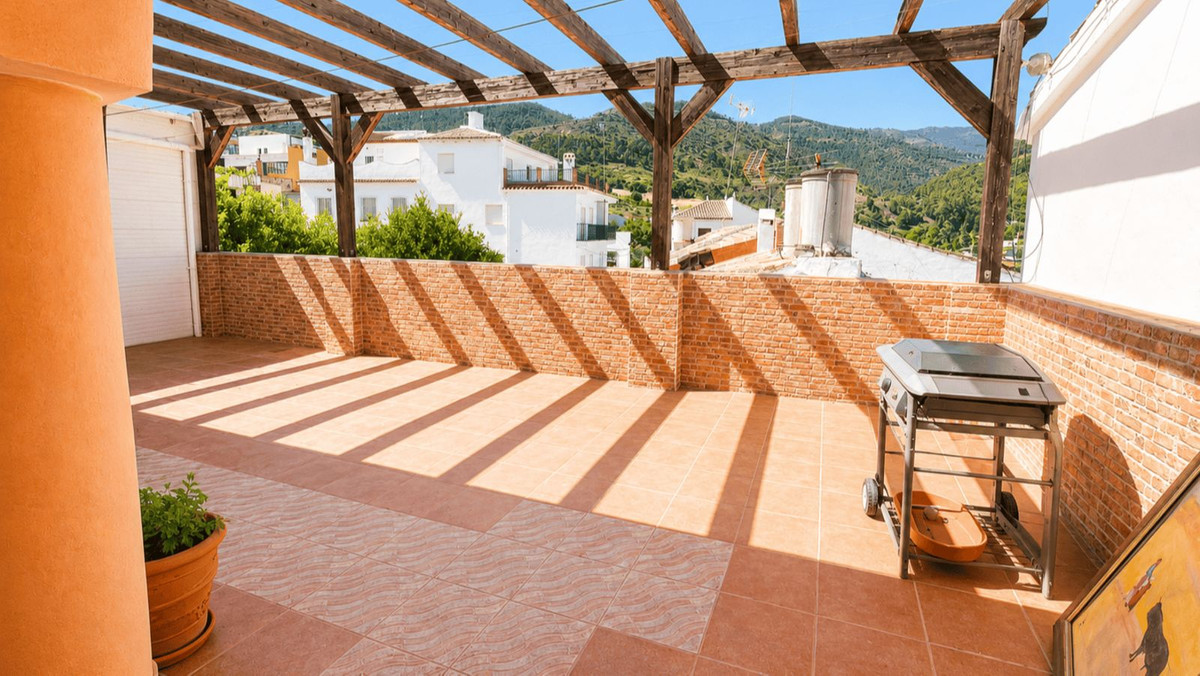 6 Bedroom Townhouse in Tolox - Photo 19