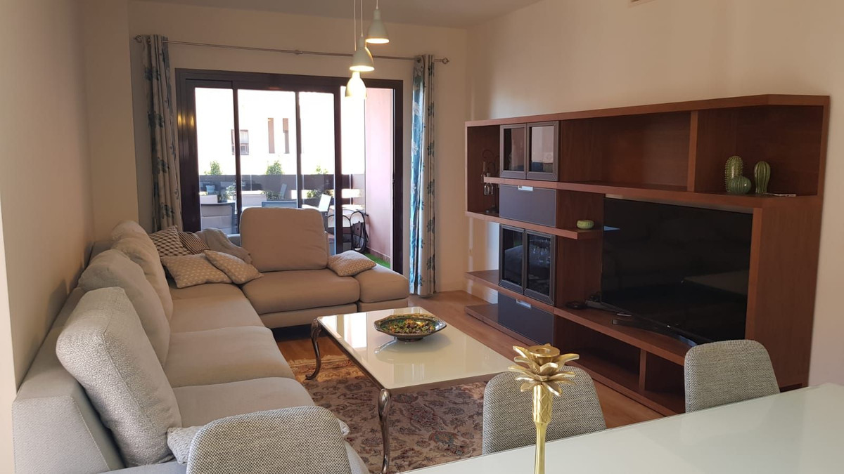 4 Bedroom Apartment in Benalmádena - Photo 22