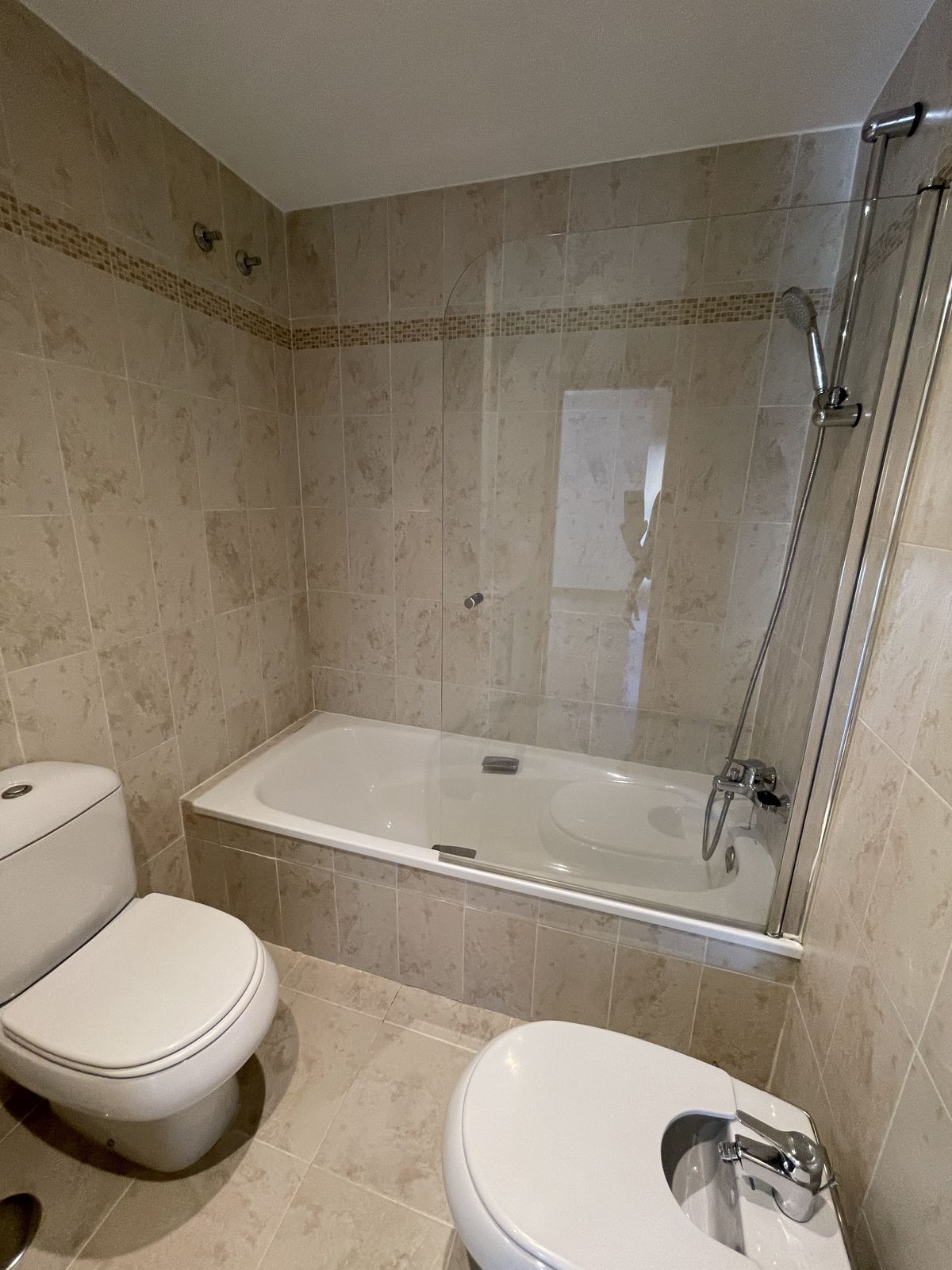 3 Bedroom Apartment in Estepona - Foto 24