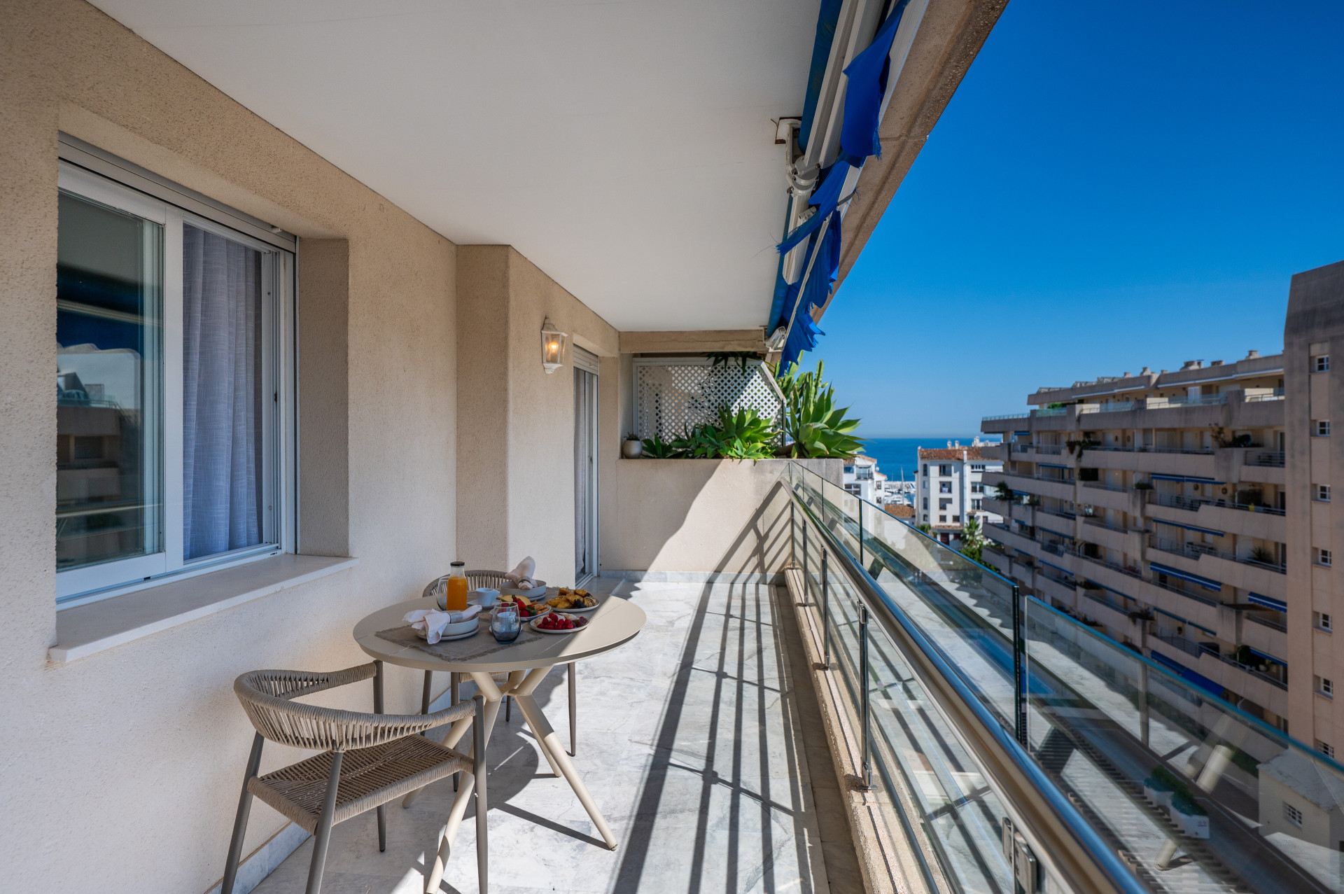 2 Bedroom Apartment in Marbella - Photo 4