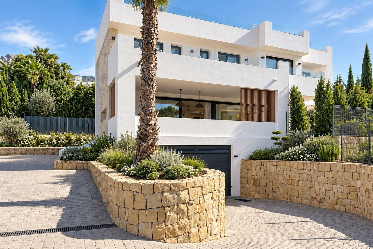 5 Bedroom Villa in Marbella - Photo 35