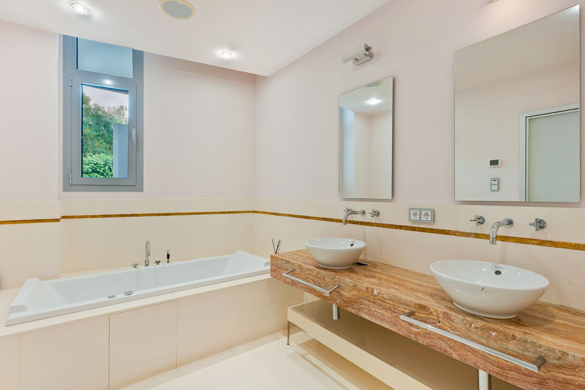 4 Bedroom Townhouse in Marbella - Foto 16