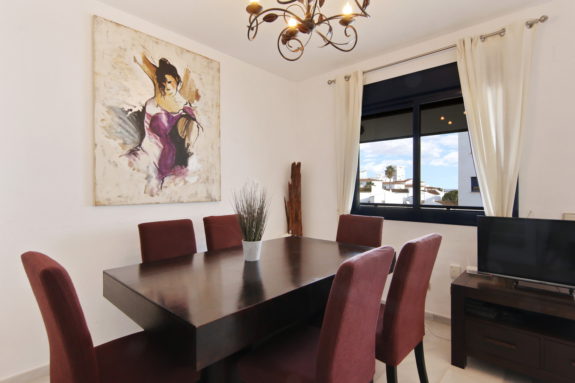 3 Bedroom Apartment in Estepona - Photo 3