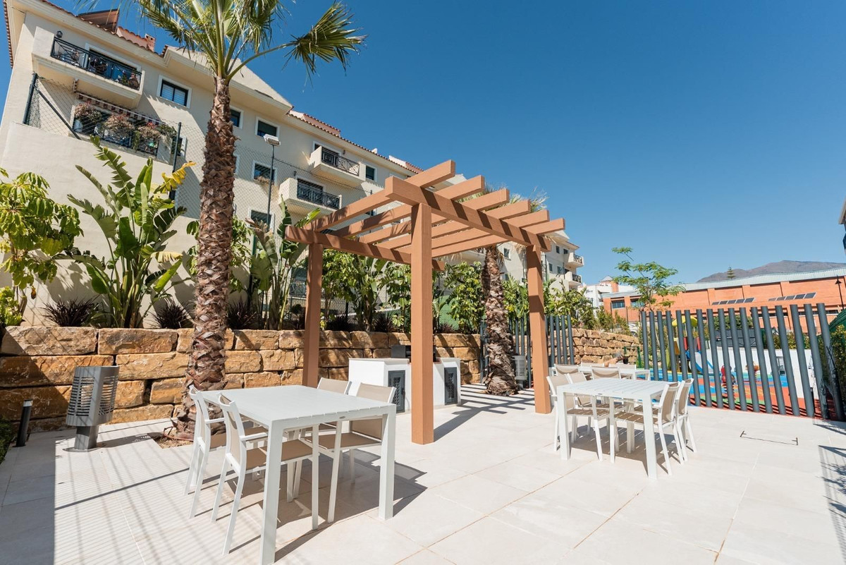 3 Bedroom Apartment in Estepona - Photo 32