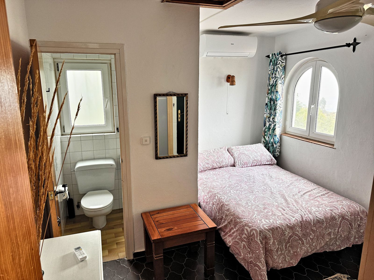 4 Bedroom Villa in Mijas - Photo 21