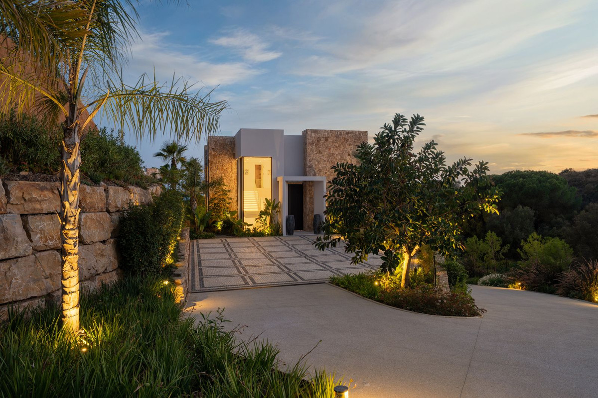 5 Bedroom Villa in Marbella - Photo 31