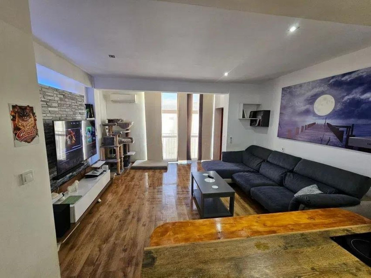 2 Bedroom Apartment in Marbella - Photo 2