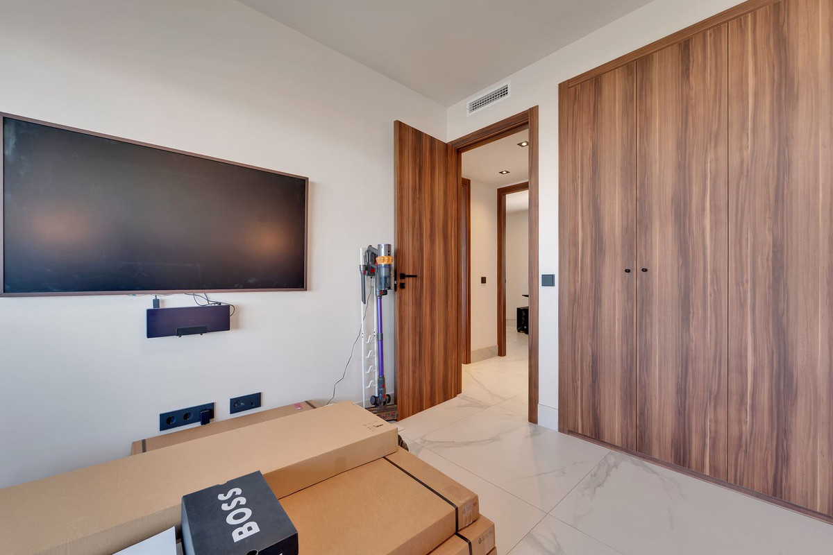 3 Bedroom Apartment in San Pedro de Alcántara - Photo 18