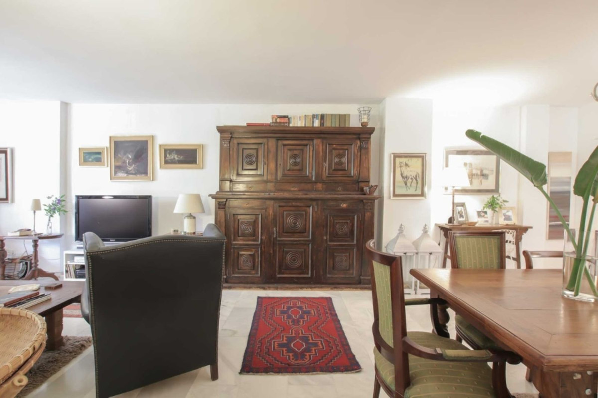 2 Bedroom Apartment in Marbella - Photo 7