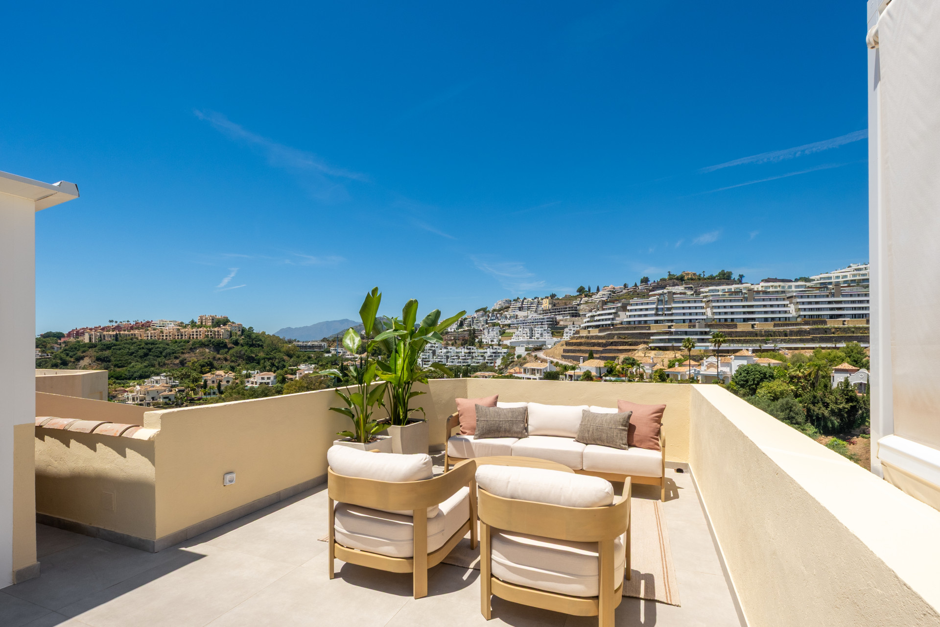 3 Bedroom Townhouse in Benahavís - Photo 19