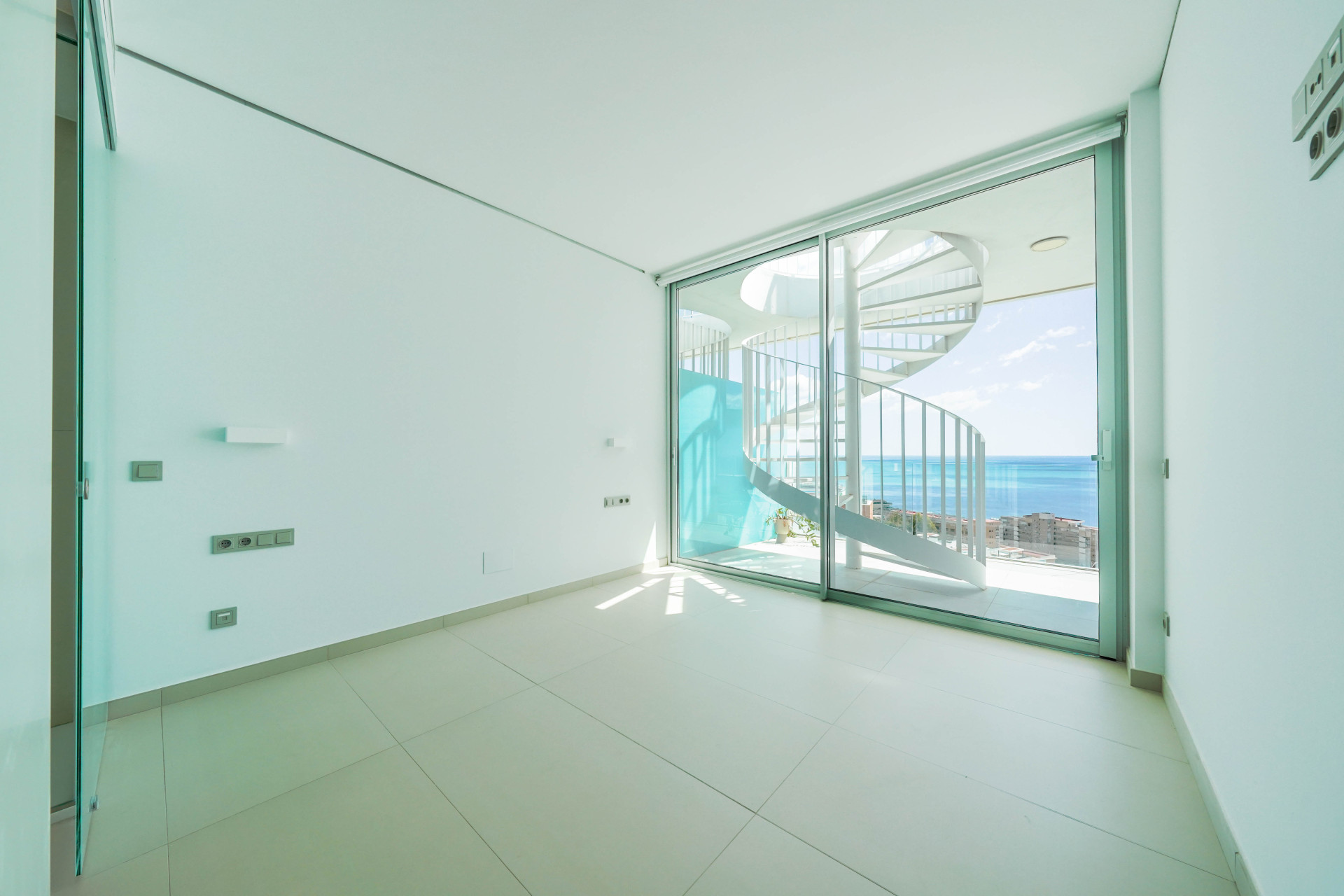 2 Bedroom Penthouse in Benalmádena - Photo 10