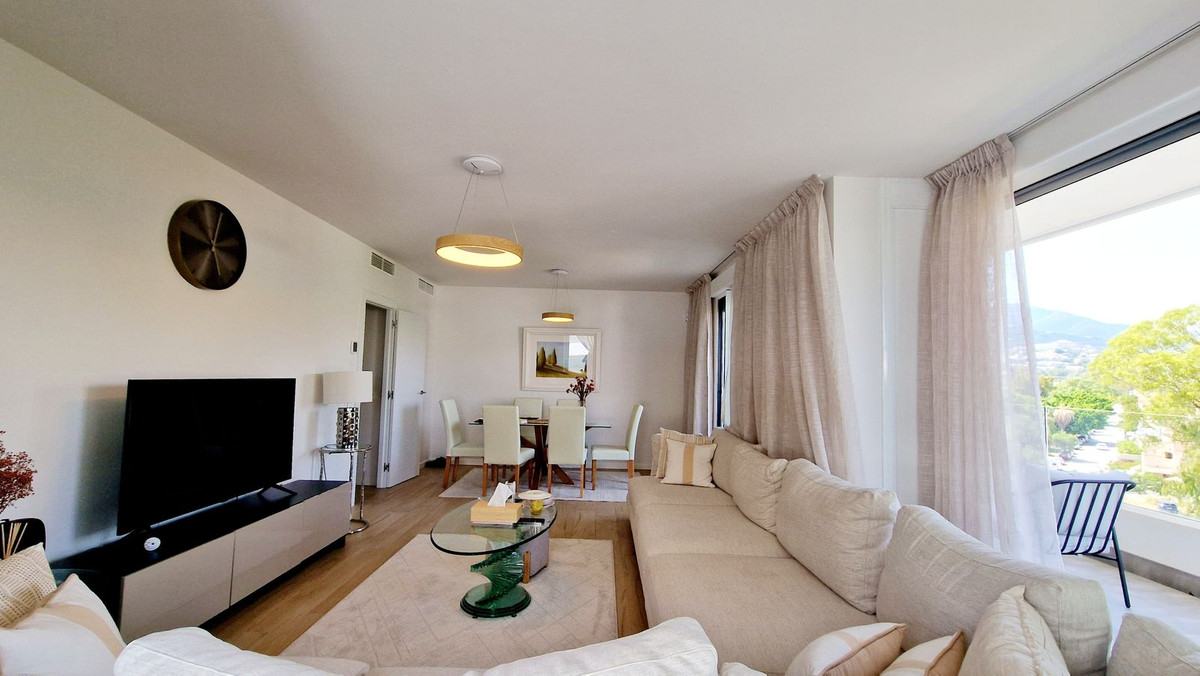 3 Bedroom Apartment in Marbella - Photo 5