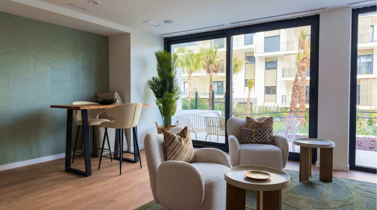 2 Bedroom Apartment in Estepona - Photo 14
