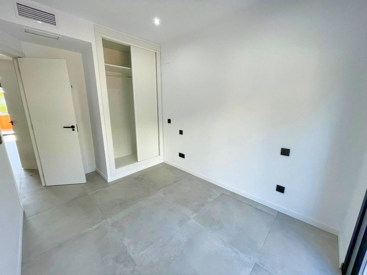 3 Bedroom Townhouse in Estepona - Photo 25
