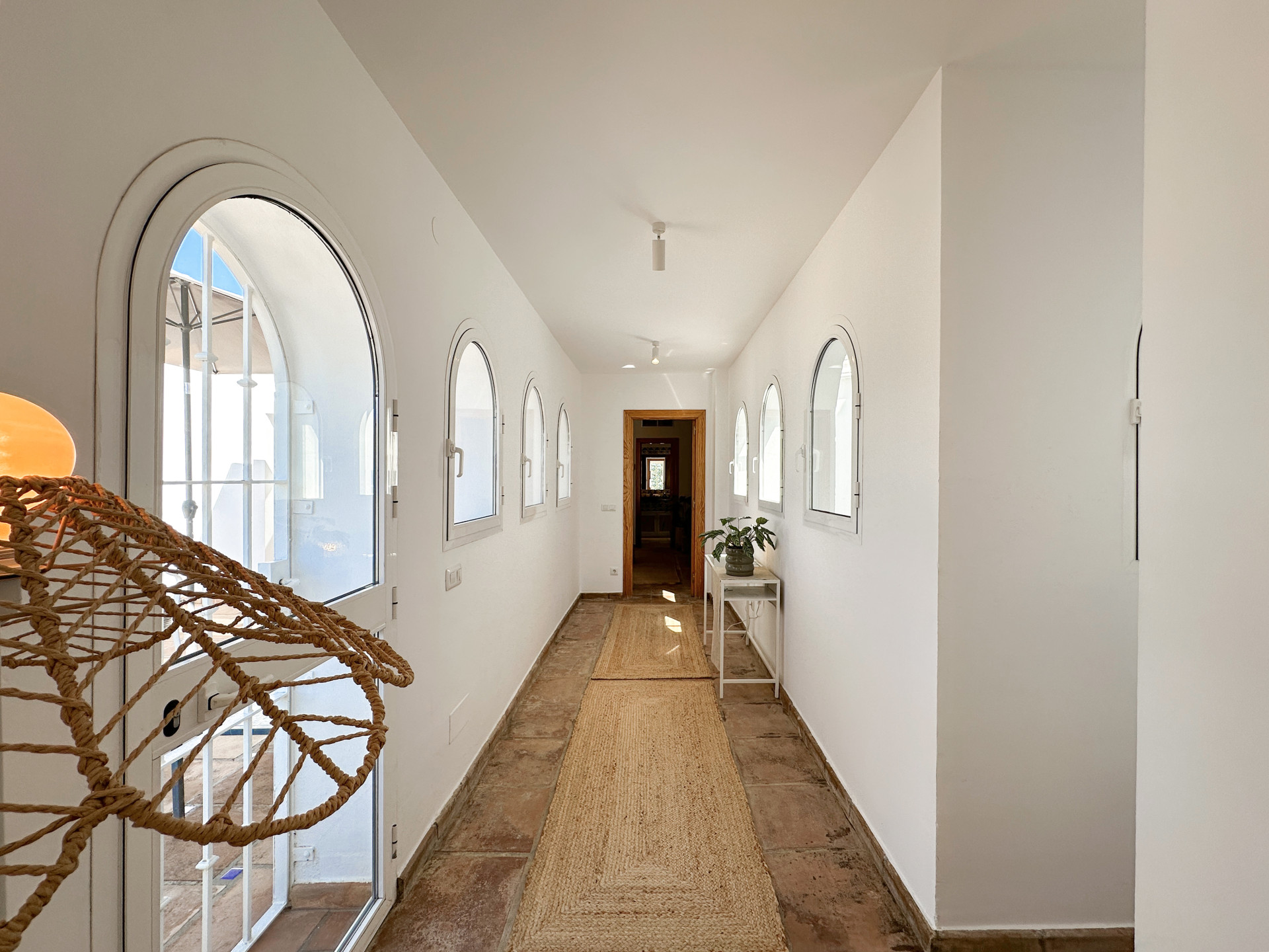 6 Bedroom Villa in Estepona - Photo 16
