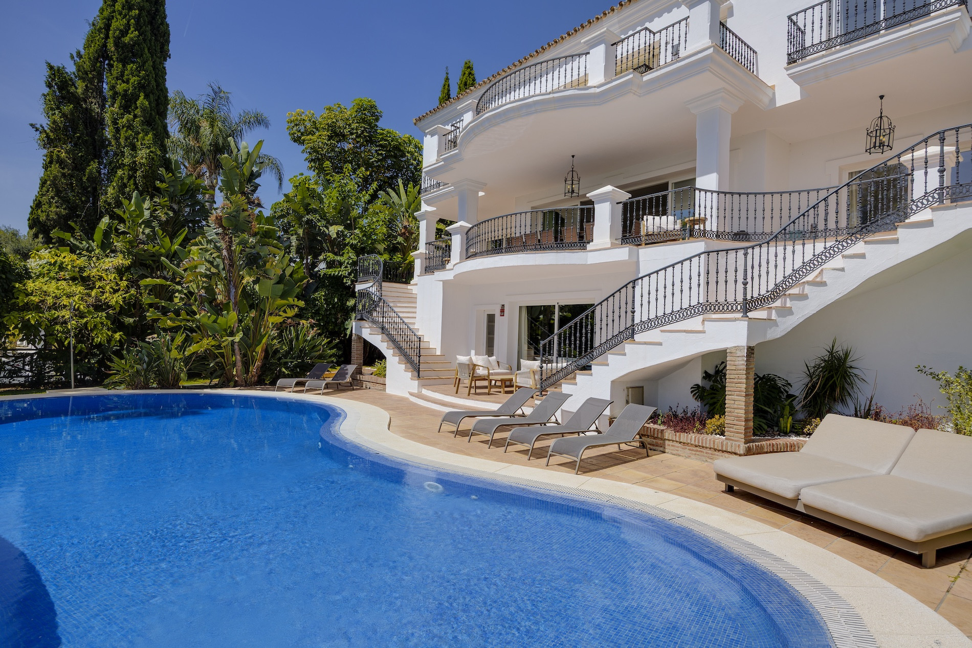 8 Bedroom Villa in Benahavís - Фото 30