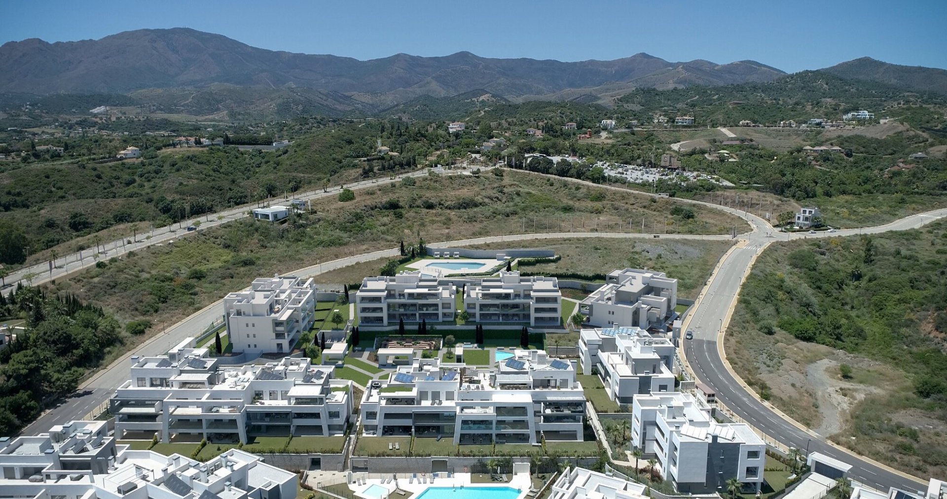 3 Bedroom Apartment in Estepona - Photo 7