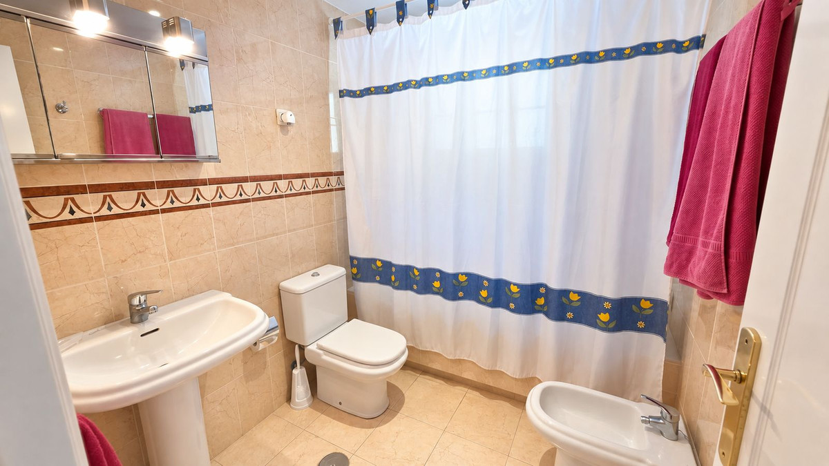 3 Bedroom Apartment in Estepona - Foto 5