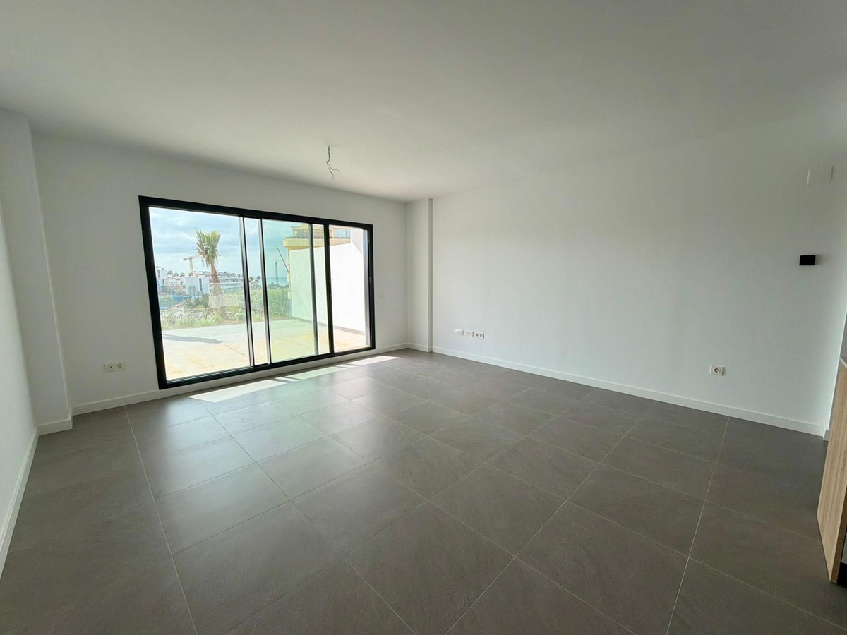 2 Bedroom Apartment in Mijas - Photo 13