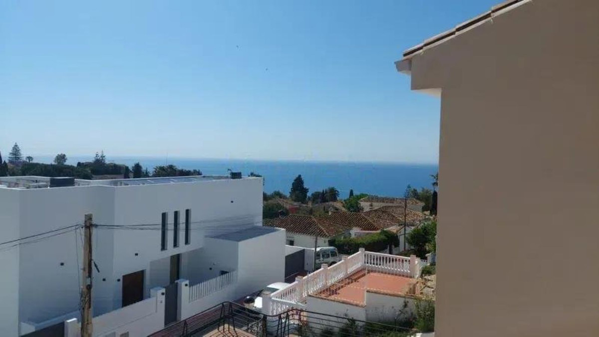 3 Bedroom Townhouse in Benalmádena - Photo 15