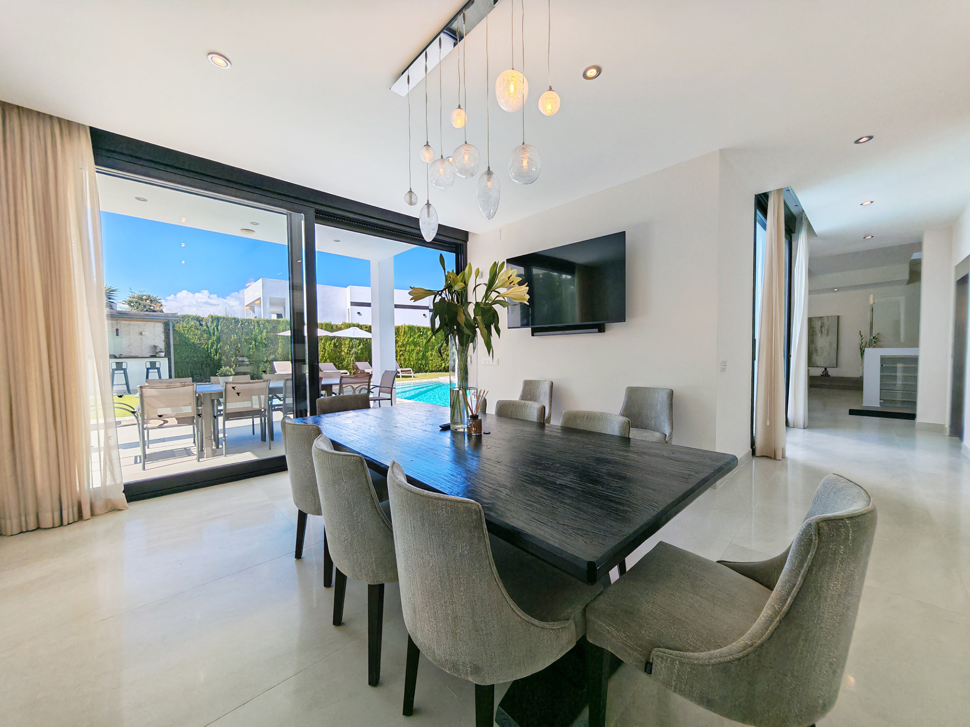 5 Bedroom Villa in Marbella - Photo 7