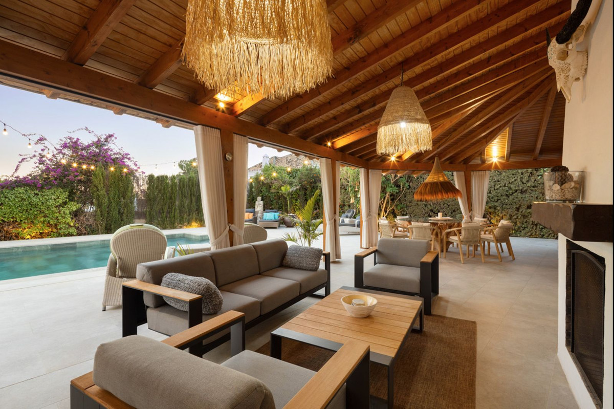 8 Bedroom Villa in San Pedro de Alcántara - Фото 18