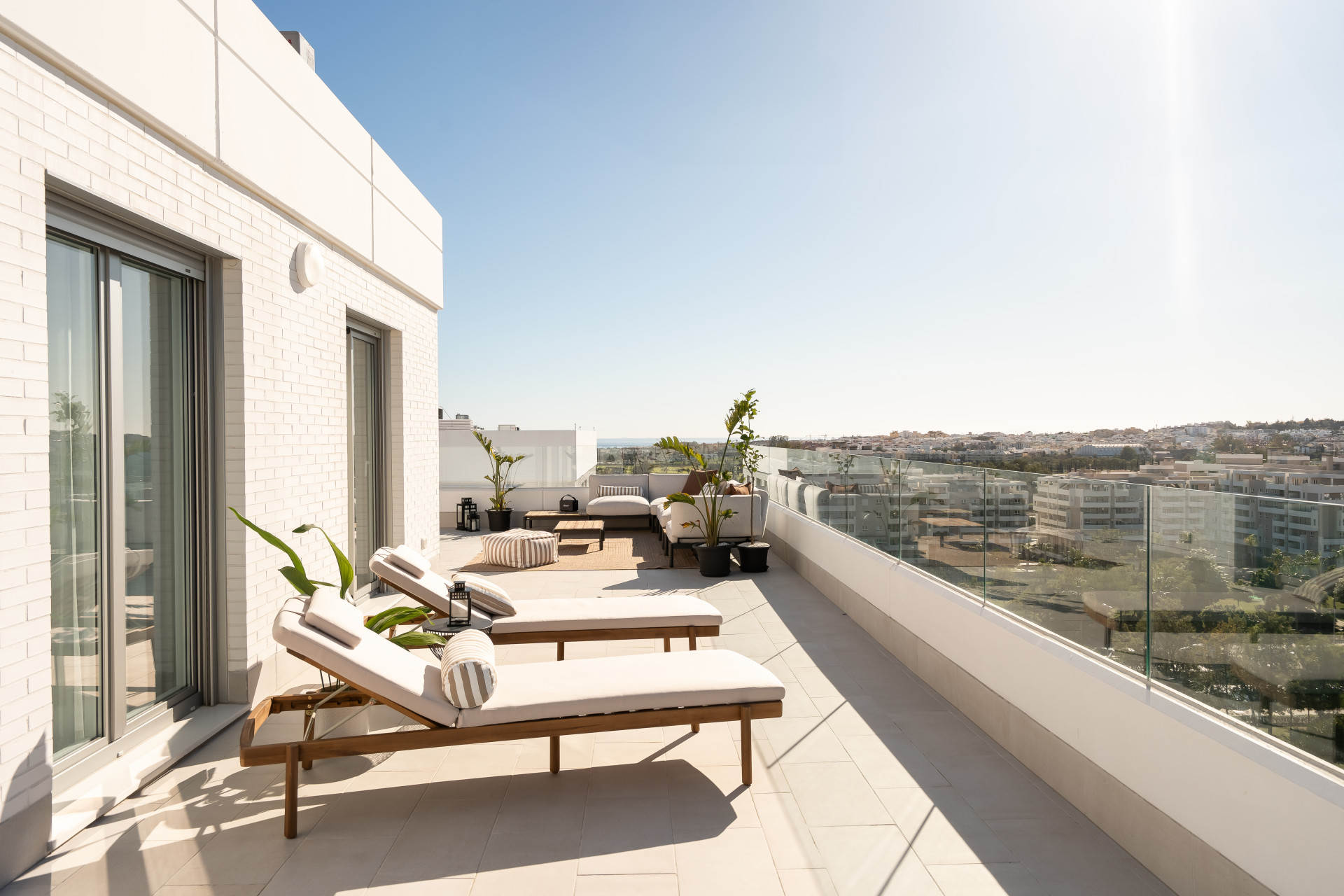 Piso de 4 dormitorios con piscina en Málaga – Foto 29