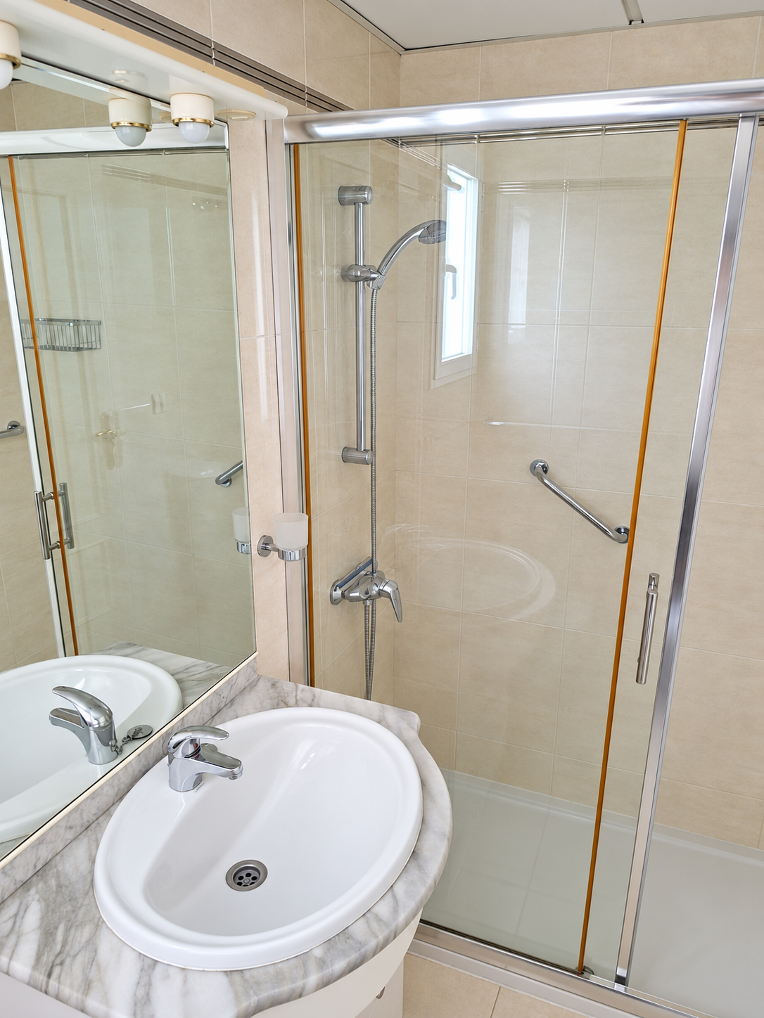 2 Bedroom Penthouse in Fuengirola - Photo 14