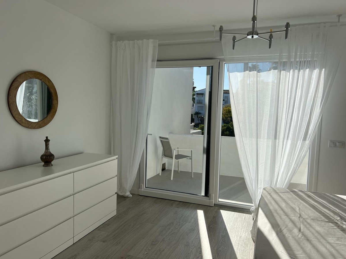 3 Bedroom Townhouse in Estepona - Photo 9