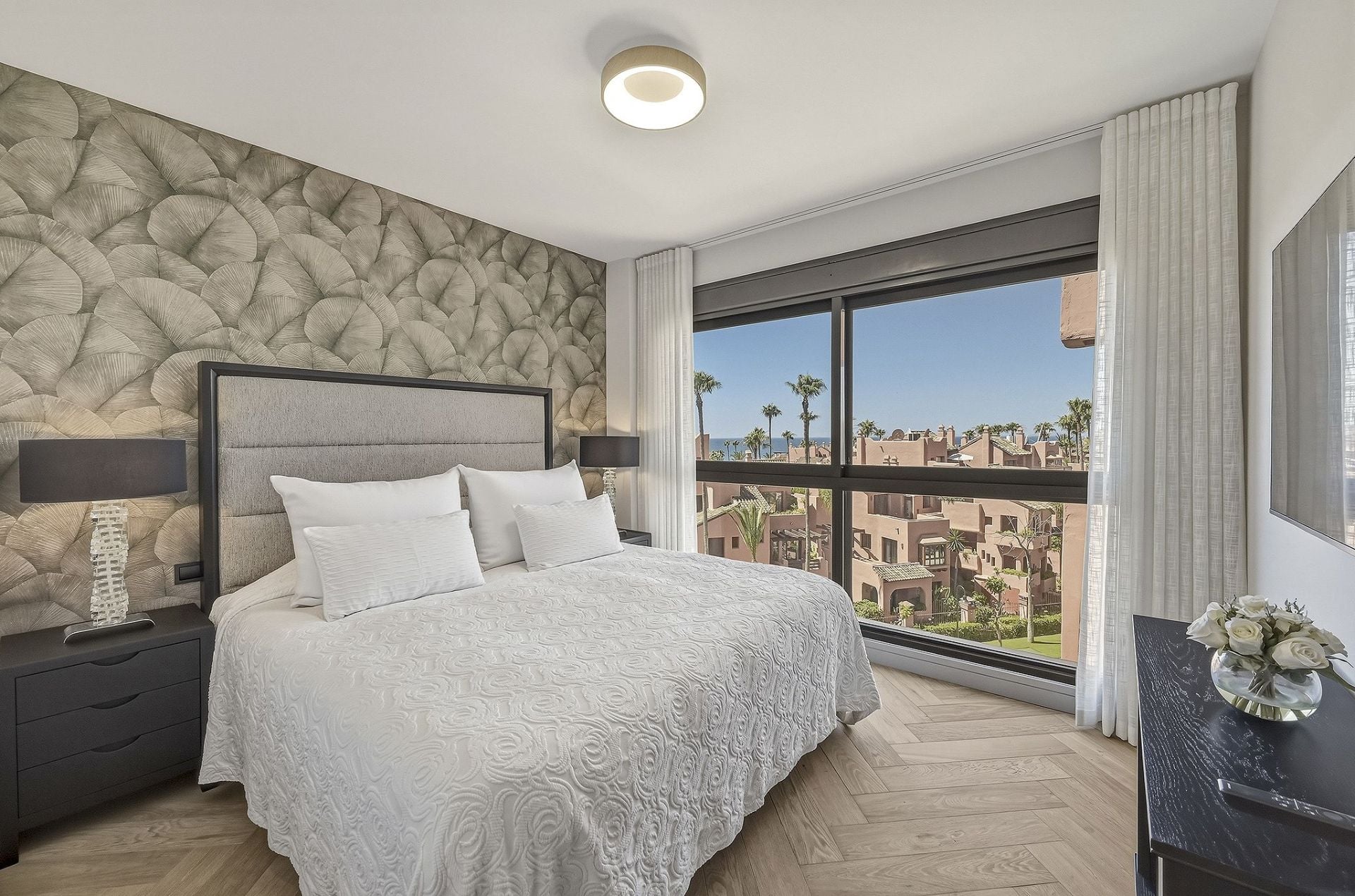 3 Bedroom Penthouse in Estepona - Photo 17