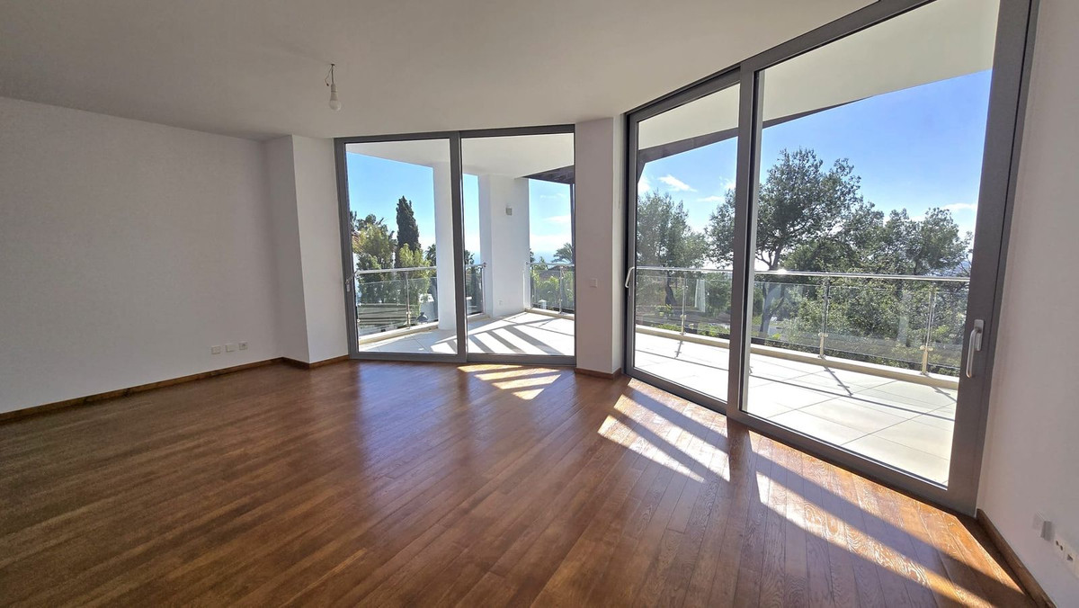 5 Bedroom Villa in Marbella - Photo 9