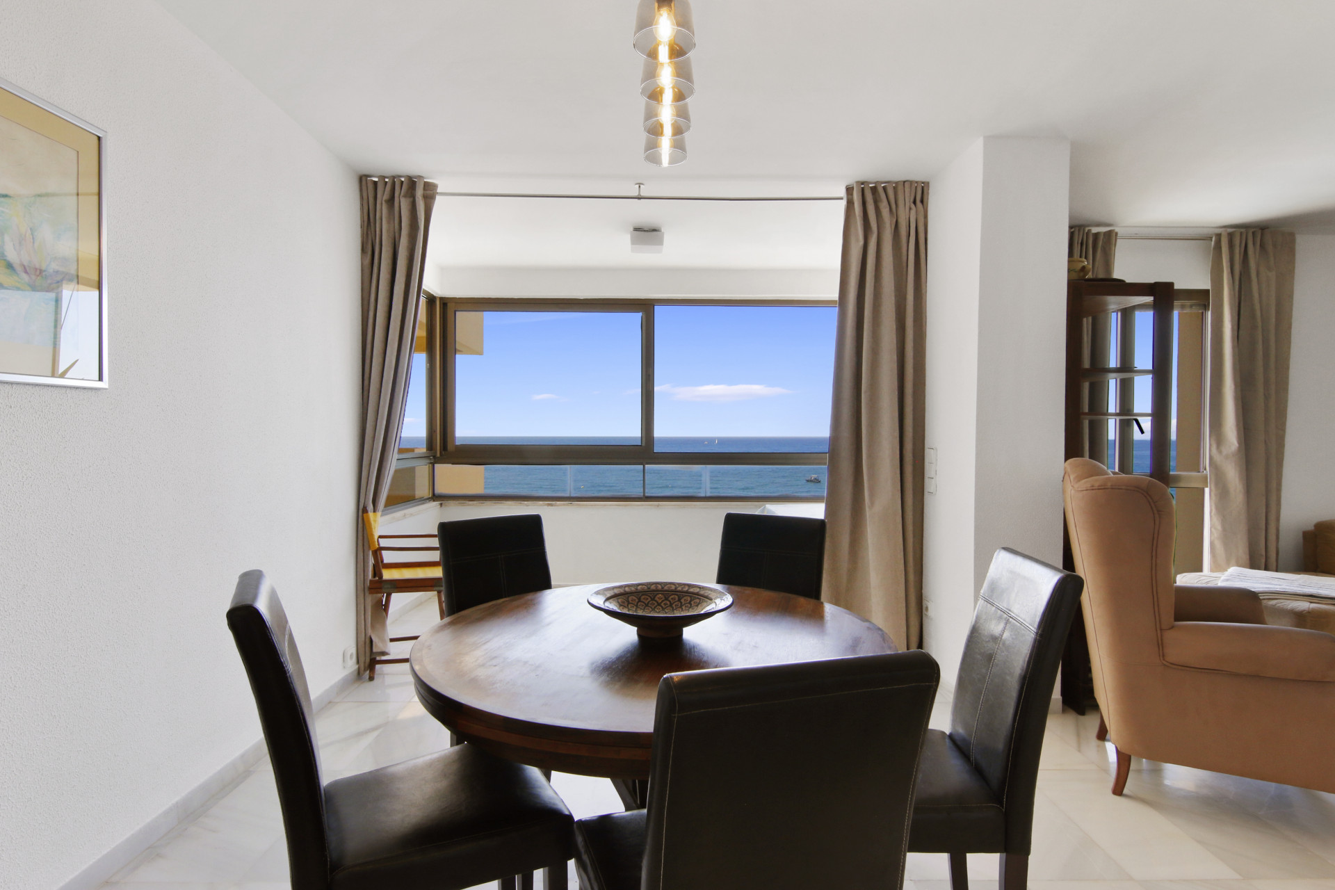 2 Bedroom Apartment in Estepona - Photo 4