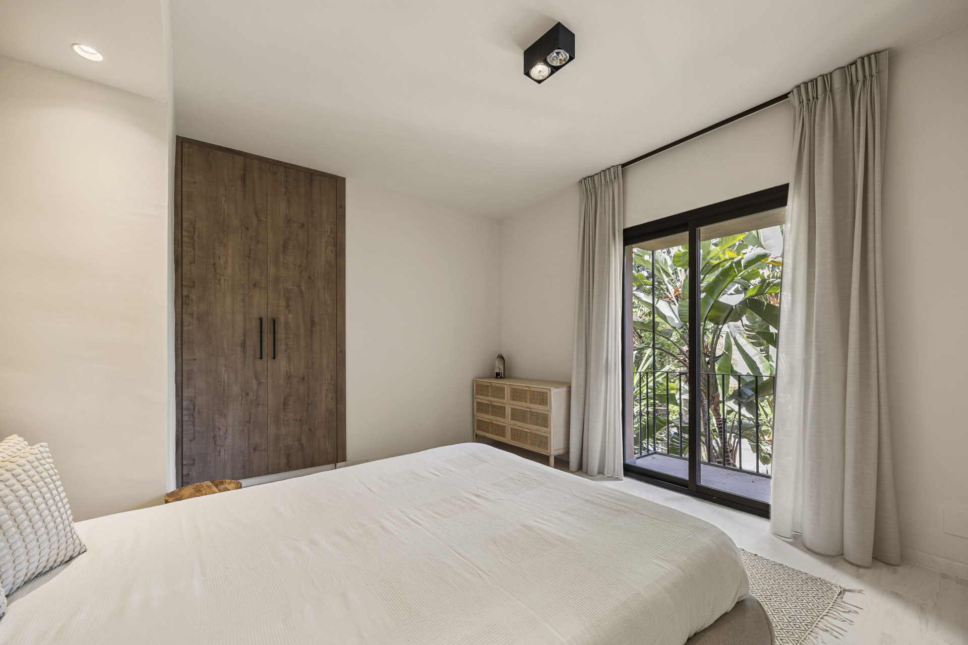 3 Bedroom Penthouse in Estepona - Photo 21