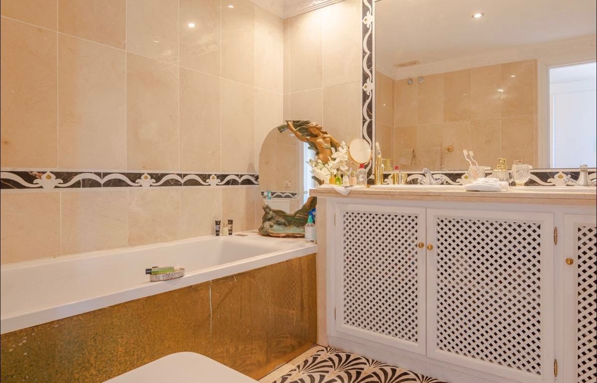 3 Bedroom Penthouse in San Pedro de Alcántara - Photo 20