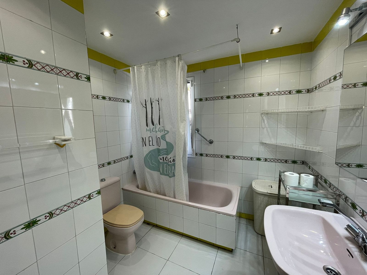 5 Bedroom Apartment in Marbella - Photo 13