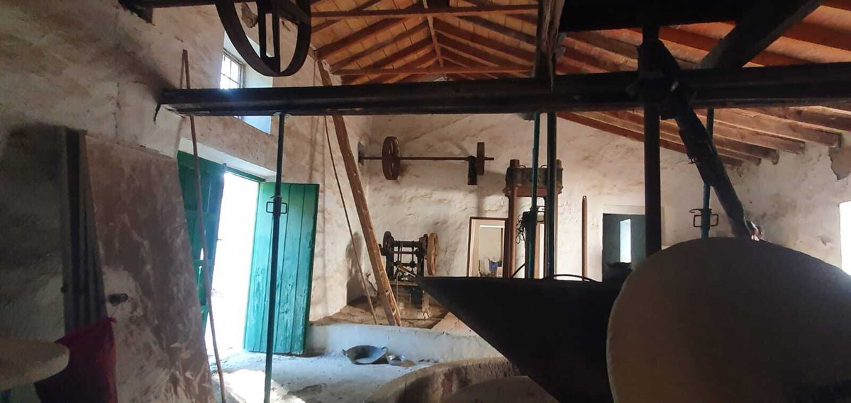 5 Bedroom Country house in Pizarra - Photo 12