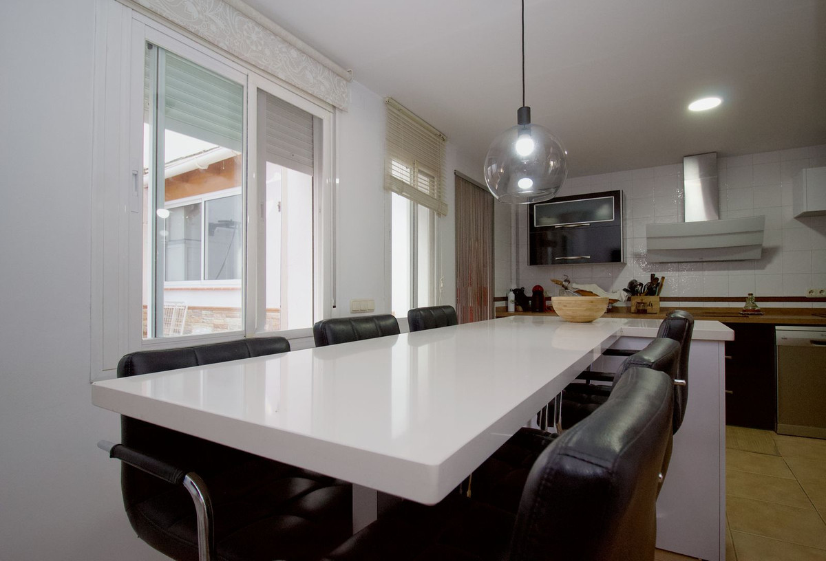 4 Bedroom Townhouse in Coín - Foto 5