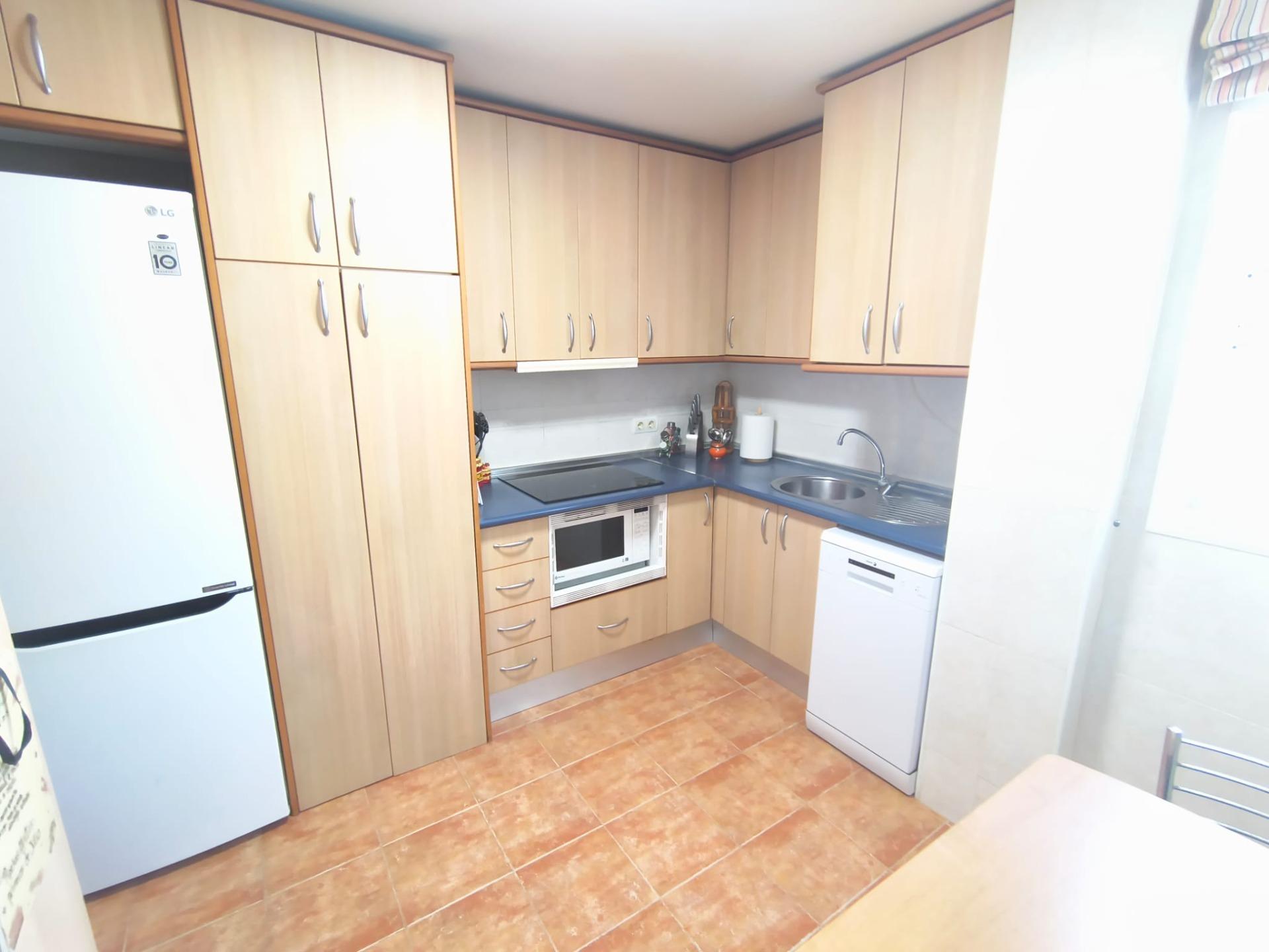 2 Bedroom Apartment in Fuengirola - Photo 13