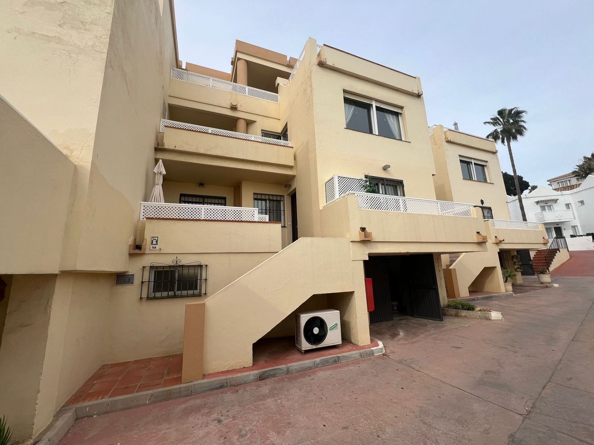 2 Bedroom Apartment in Fuengirola - Photo 9