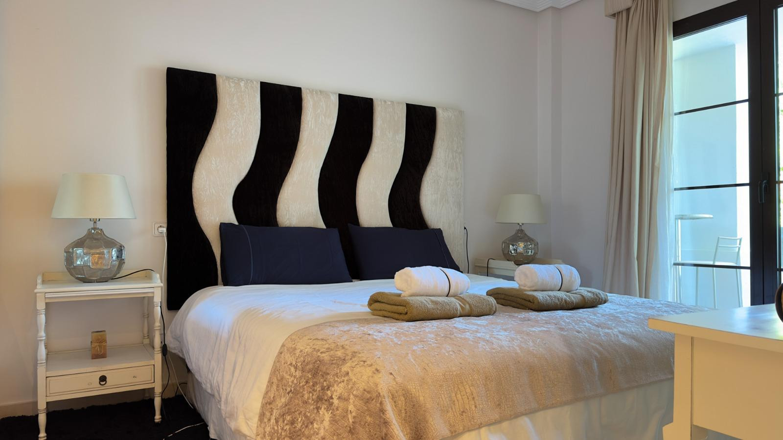 3 Bedroom Apartment in Benahavís - Photo 11