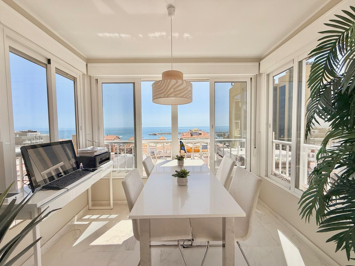 2 Bedroom Penthouse in Fuengirola - Photo 4