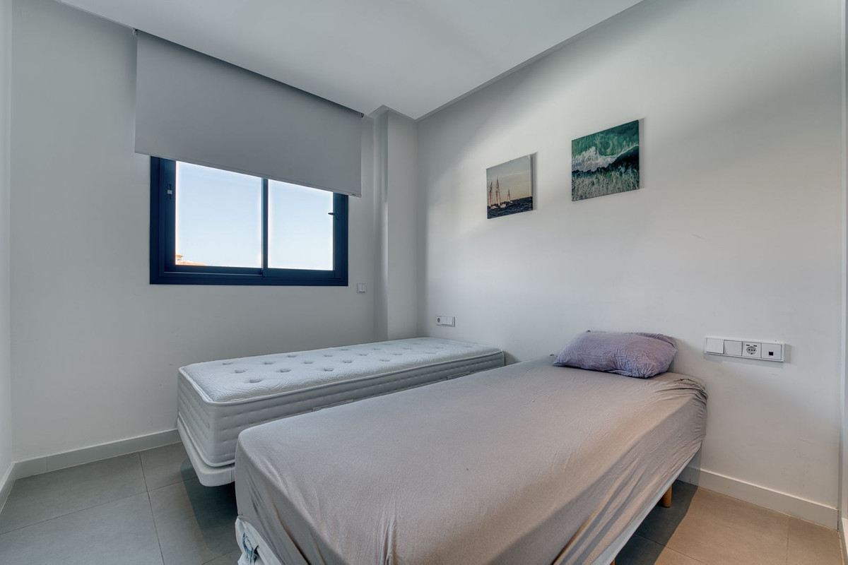 2 Bedroom Apartment in Benalmádena - Photo 15