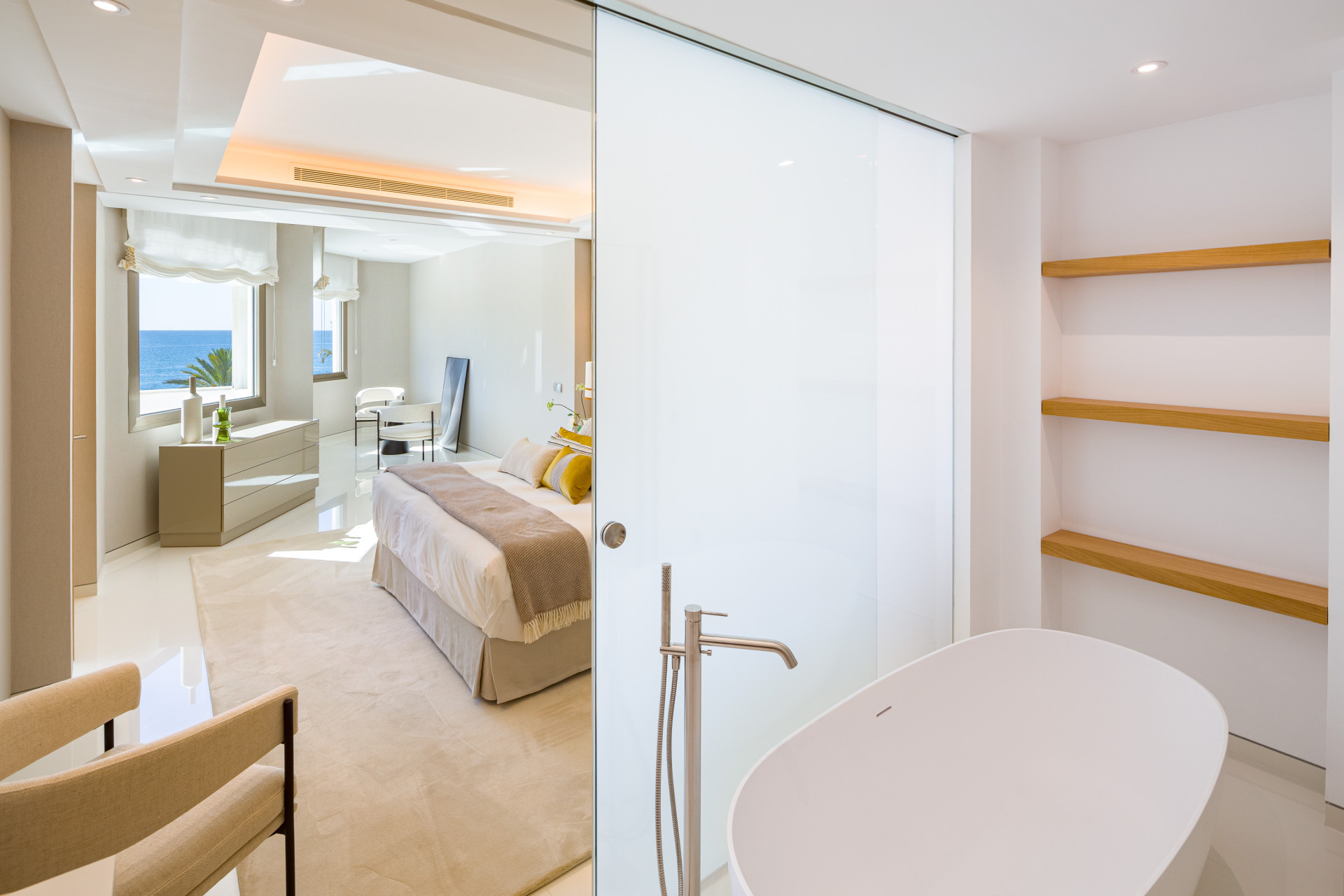 4 Bedroom Apartment in Marbella - Photo 12