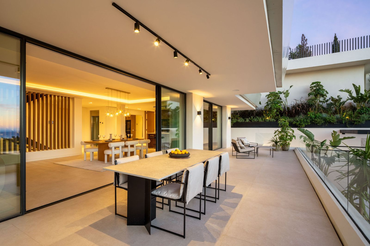 5 Bedroom Villa in Marbella - Photo 9