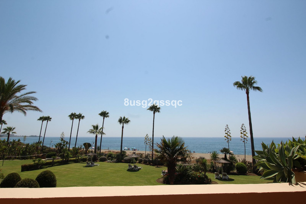3 Bedroom Penthouse in Estepona - Photo 41