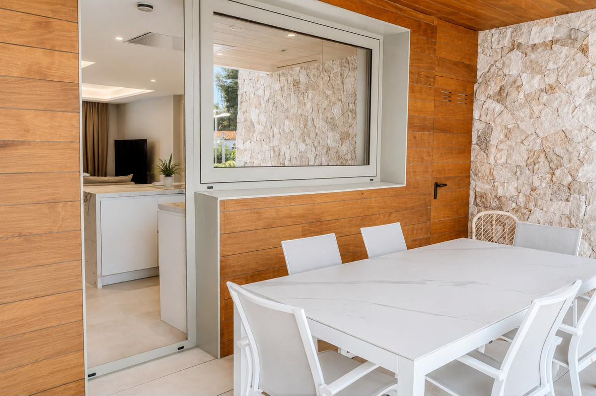 3 Bedroom Apartment in Marbella - Photo 28